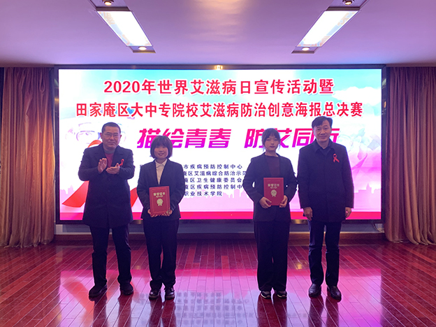 1607309138079058423.jpg 1606734356414063974.jpg